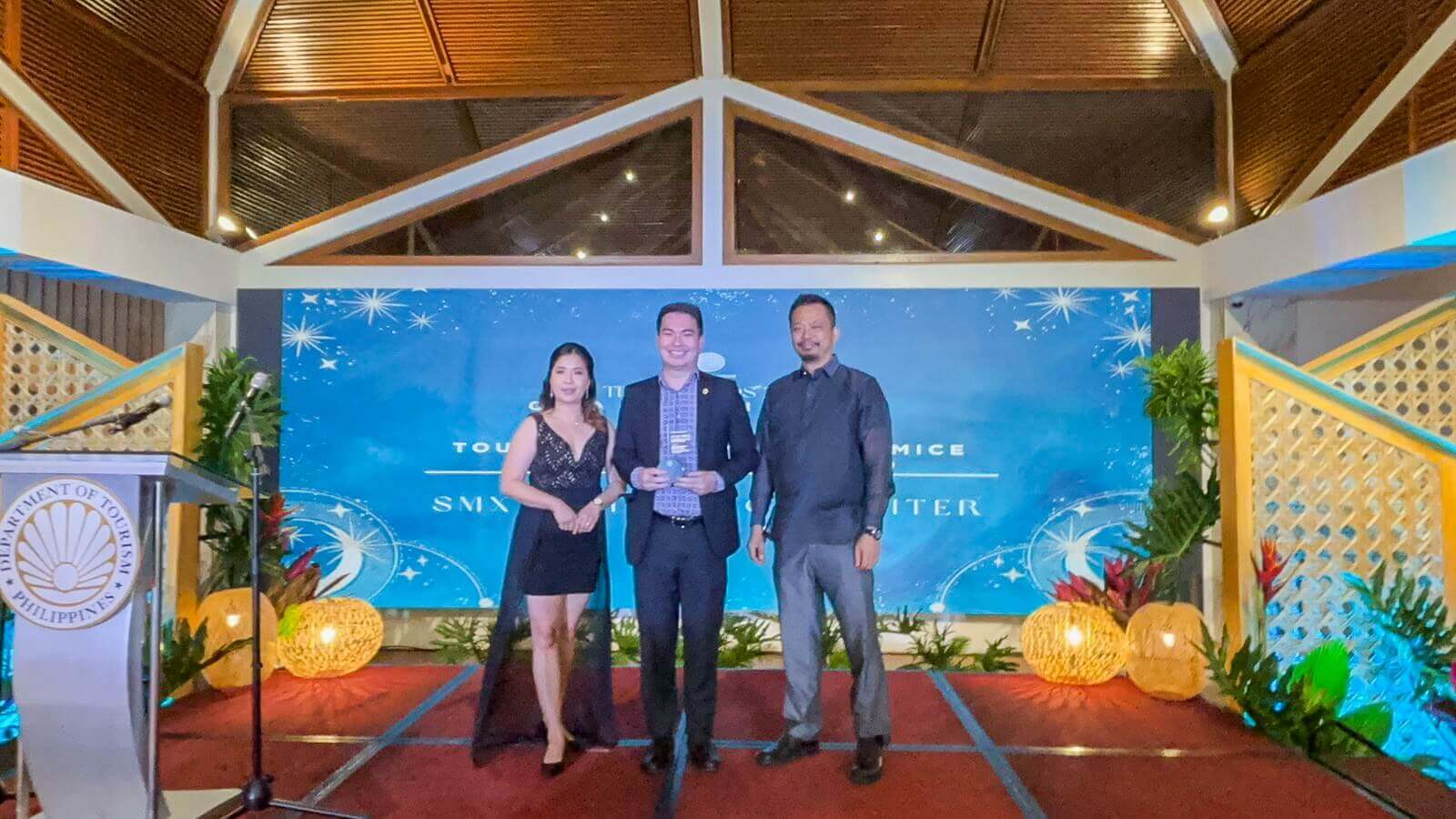 SMX Convention Center Clark Honored at DOT Region 3 Tres Awards
